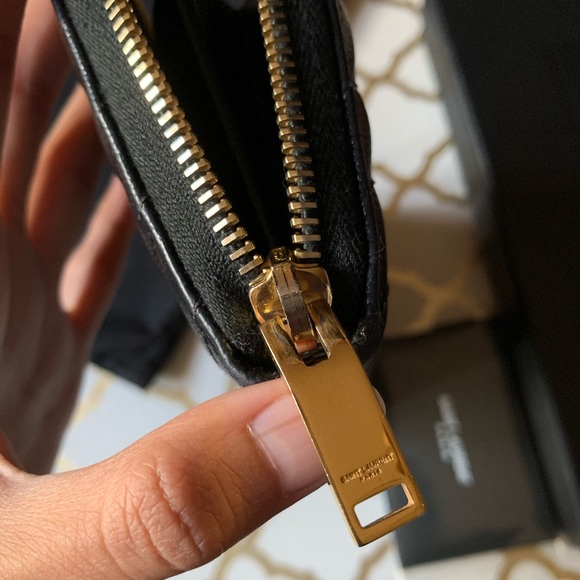 Saint Laurent Monogram Zip Around Wallet - Picture 4 of 9